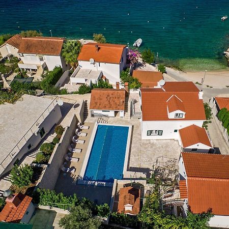 Apartments Bisernica-With Pool Ražanj 外观 照片