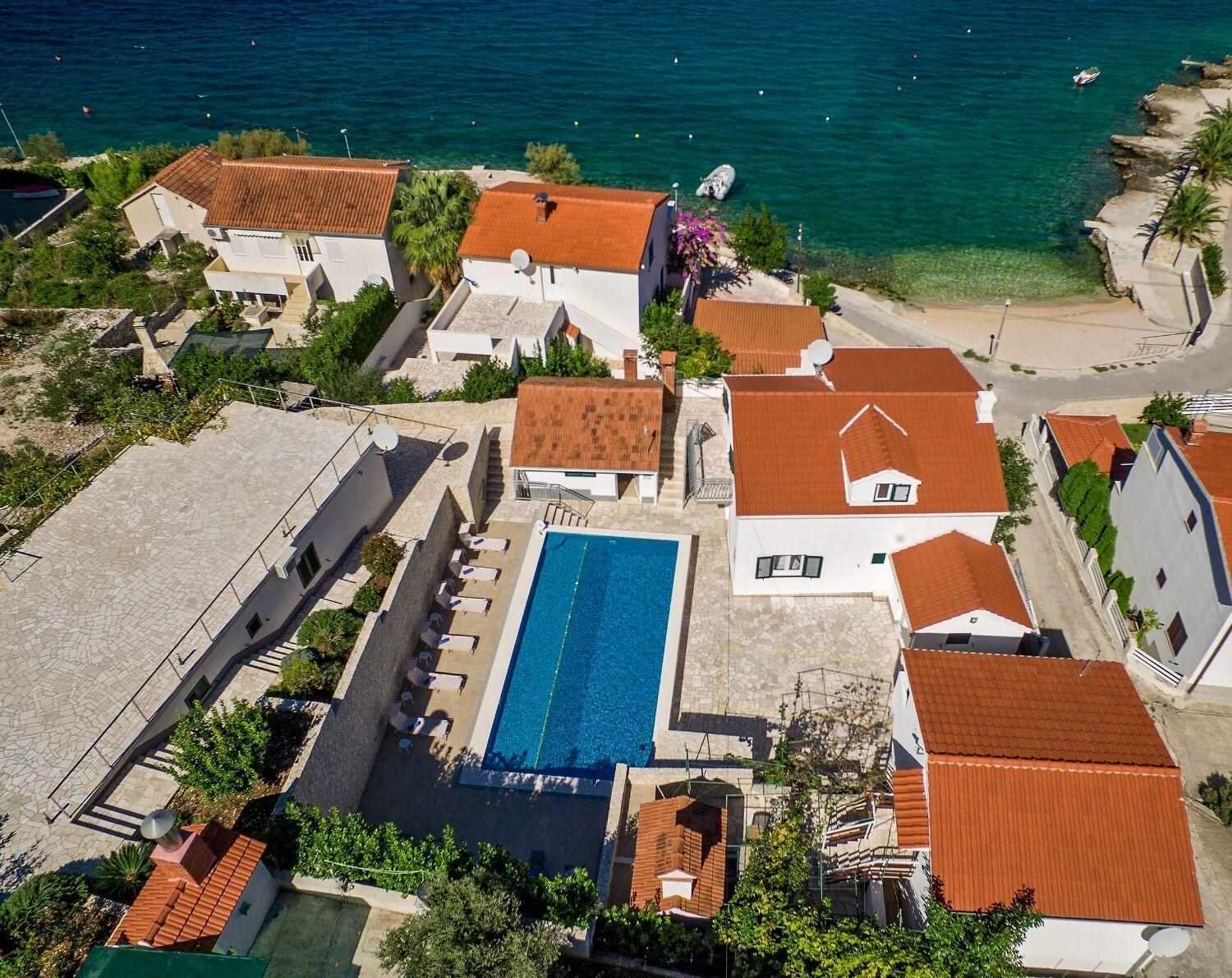 Apartments Bisernica-With Pool Ražanj 外观 照片