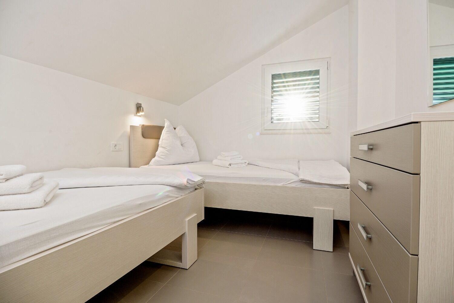 Apartments Bisernica-With Pool Ražanj 外观 照片