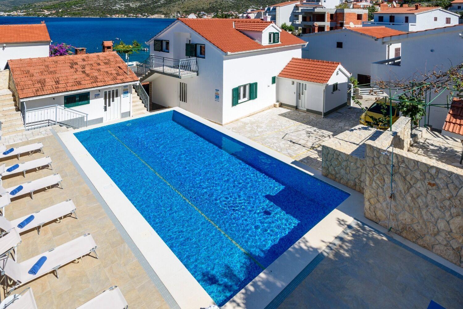 Apartments Bisernica-With Pool Ražanj 外观 照片