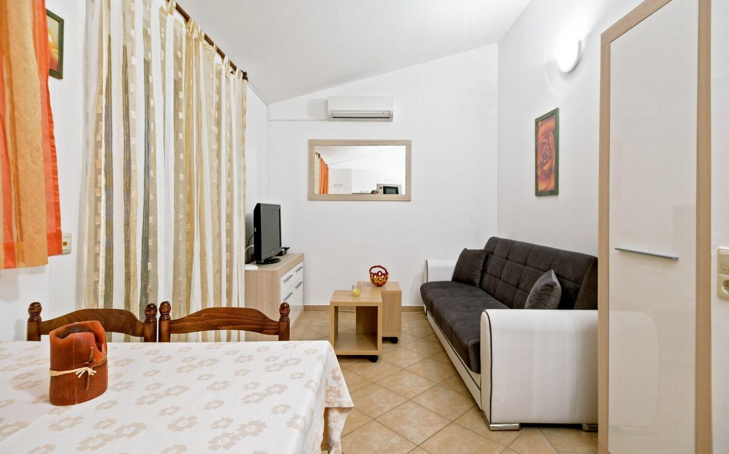 Apartments Bisernica-With Pool Ražanj 外观 照片