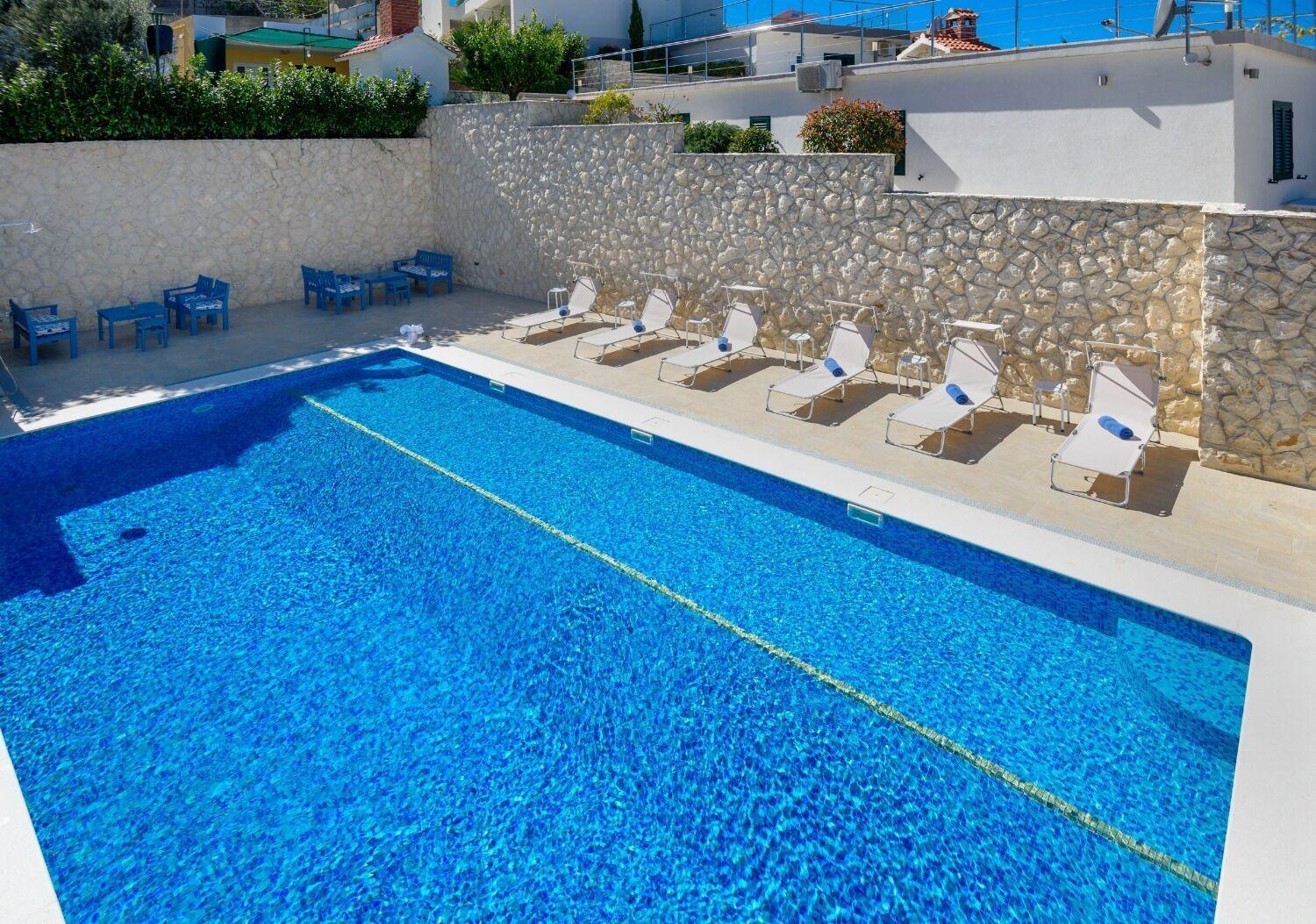 Apartments Bisernica-With Pool Ražanj 外观 照片